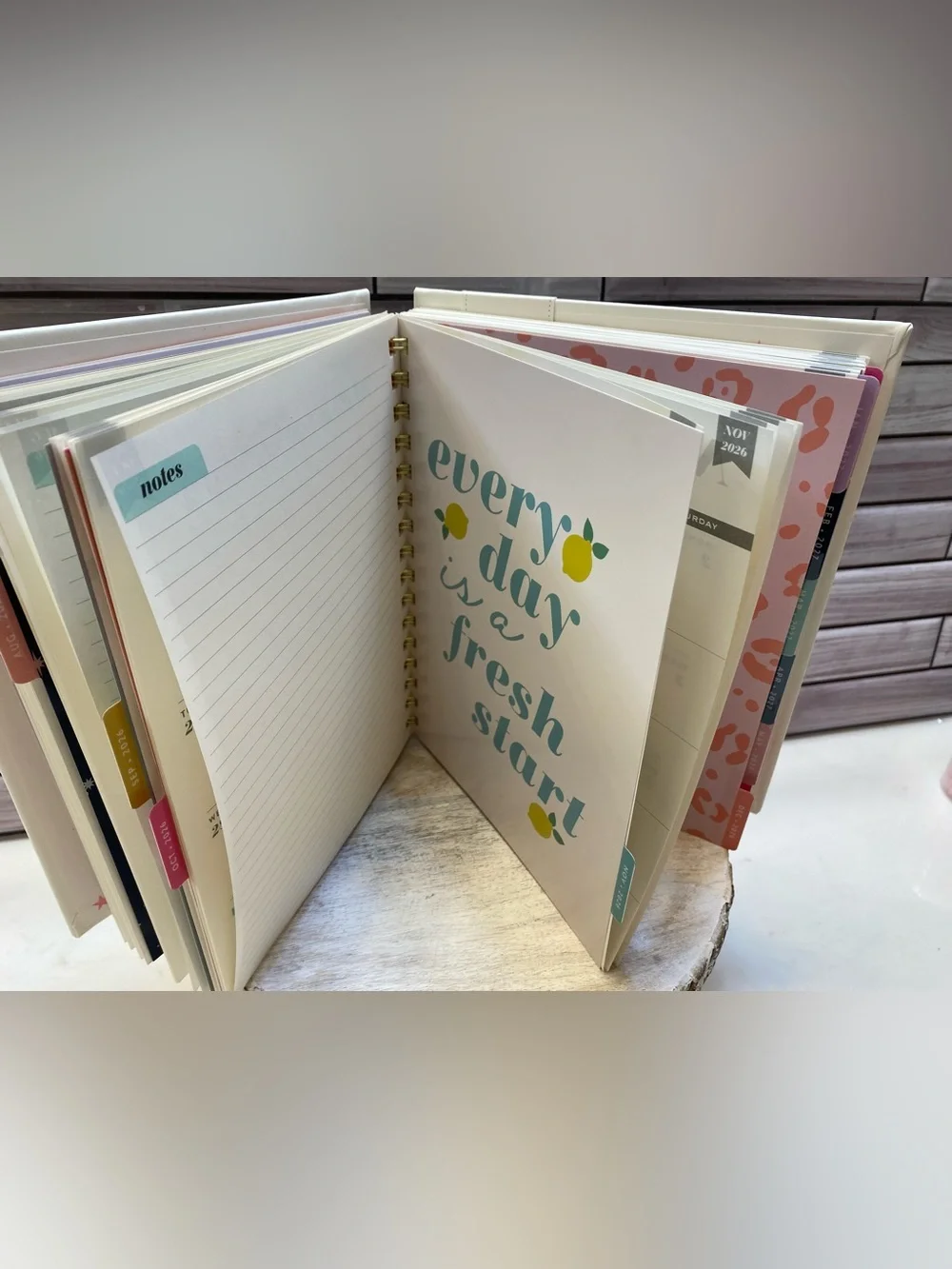 Eccolo ❤️2027 18-Month Planner with sticker & positive message New